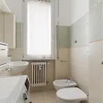 Guesthost - Cozy Flat Near Gorla M1 Appartement Milan