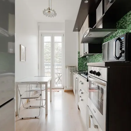 Guesthost - Cozy Flat Near Gorla M1 * Mailand