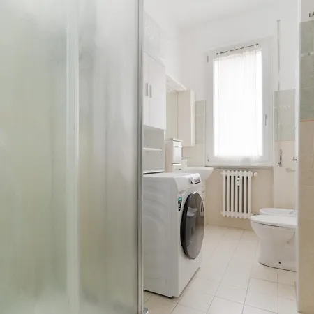 Guesthost - Cozy Flat Near Gorla M1 Апартаменты