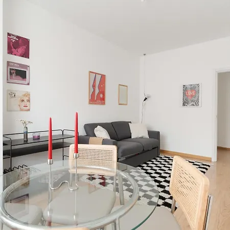 Apartment Guesthost - Cozy Flat Near Gorla M1