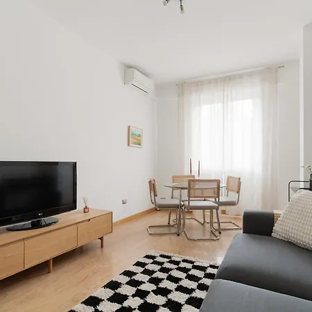 Guesthost - Cozy Flat Near Gorla M1 * Mailand