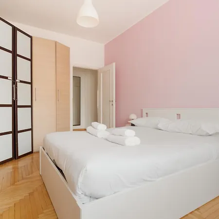 Appartamento Guesthost - Cozy Flat Near Gorla M1 *