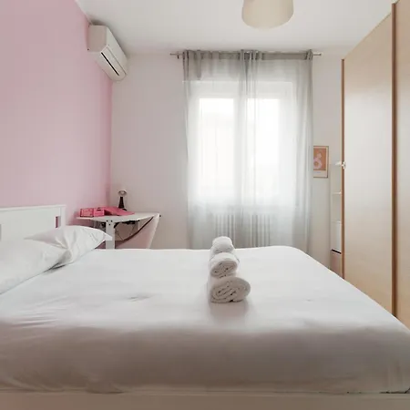 Appartamento Guesthost - Cozy Flat Near Gorla M1 Milano