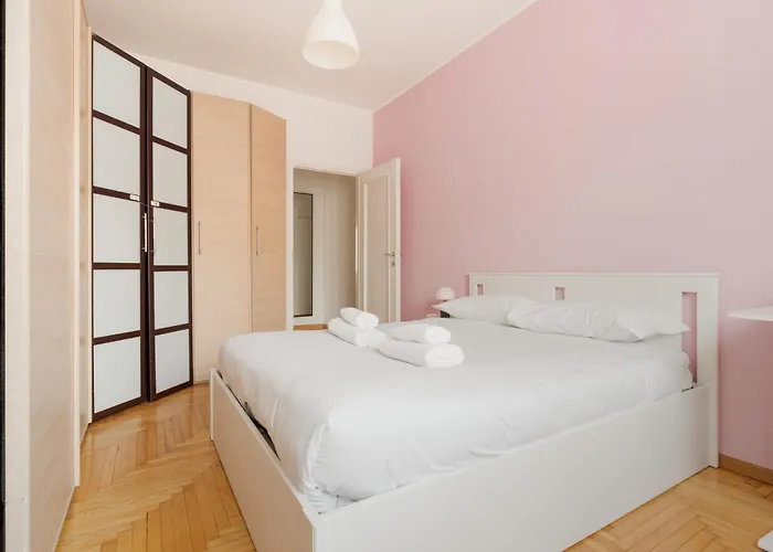 Apartment Guesthost - Cozy Flat Near Gorla M1 *